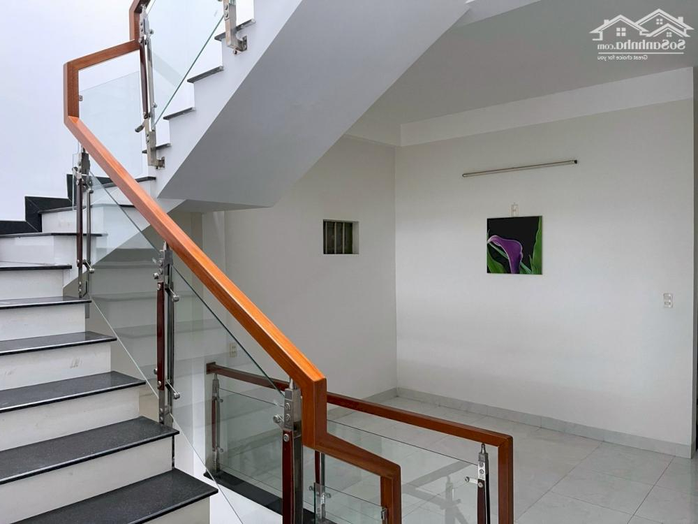 Cho thuê nhà đẹp 3 tầng mặt tiền đường 7m5 Tôn Quang Phiệt sát góc Trần Nhân Tông, Sơn Tr?