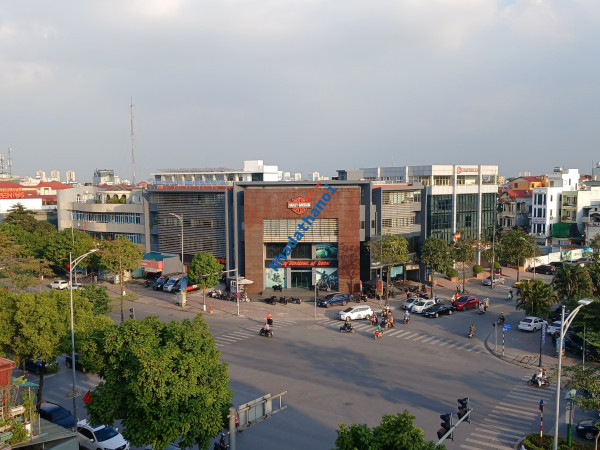 Bán nhà Nguyễn Văn Linh, ngõ thông, đường rộng, ô tô vào nhà, giá hấp dẫn.