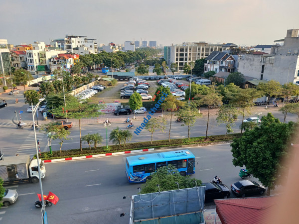 Bán nhà Nguyễn Văn Linh, ngõ thông, đường rộng, ô tô vào nhà, giá hấp dẫn.