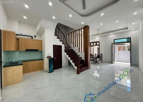 CHO THUÊ NHÀ 3 TẦNG - Ô TÔ ĐỖ SÂN tại PHÚ THƯỢNG, TÂY HỒ, HÀ NỘI- GIÁ 15TR/ THÁNG