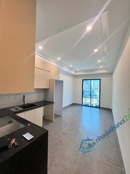 Bán nhà Ngọc thụy 11 tỷ 40m ô tô gara,thang máy,sổ đỏ Long Biên