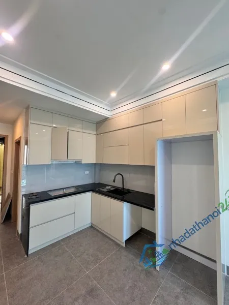 Bán nhà Ngọc thụy 11 tỷ 40m ô tô gara,thang máy,sổ đỏ Long Biên