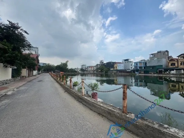 Bán Nhà Bát Khối 11 tỷ 86m ô tô đỗ cửa,vỉa hè view hồ
