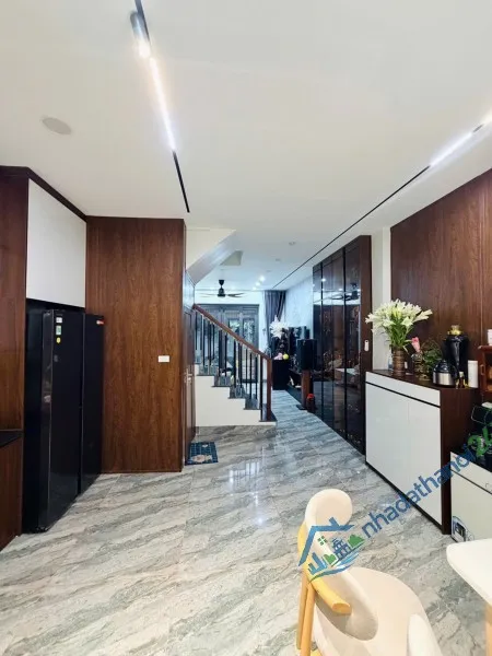 Bán nhà mặt phố Cổ Linh, Long Biên. Thang máy 50m 7T vỉa hè 3m Dưới 13.6 tỷ