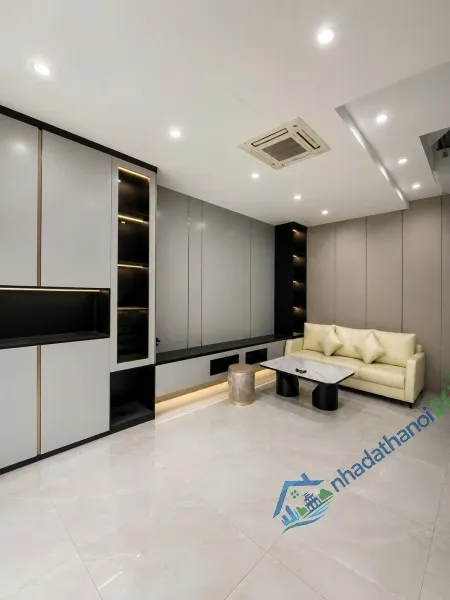 Bán nhà riêng Tựu Liệt, Hoàng Mai dưới 8.7 tỷ. Lô góc, ô tô. Kinh doanh tốt. 42m2