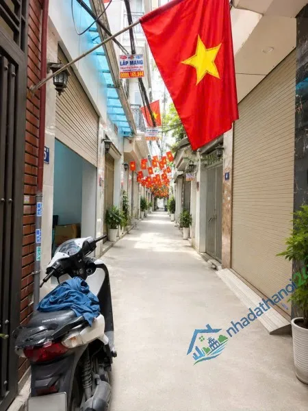 Bán nhà riêng Tựu Liệt, Hoàng Mai dưới 8.7 tỷ. Lô góc, ô tô. Kinh doanh tốt. 42m2