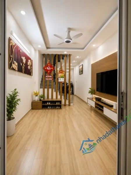 Bán nhà riêng Tựu Liệt, Hoàng Mai dưới 8.7 tỷ. Lô góc, ô tô. Kinh doanh tốt. 42m2