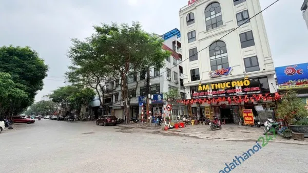 Bán nhà mặt phố Trạm, Long Biên. Dưới 13,2 tỷ. Thang máy 60m2 x 7T. Vỉa hè 3m