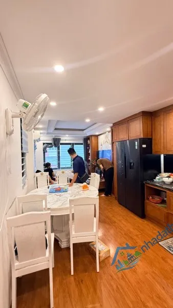 Thạch Bàn Long Biên 13 tỷ 7 tầng thang máy - ô tô đỗ ngày đêm