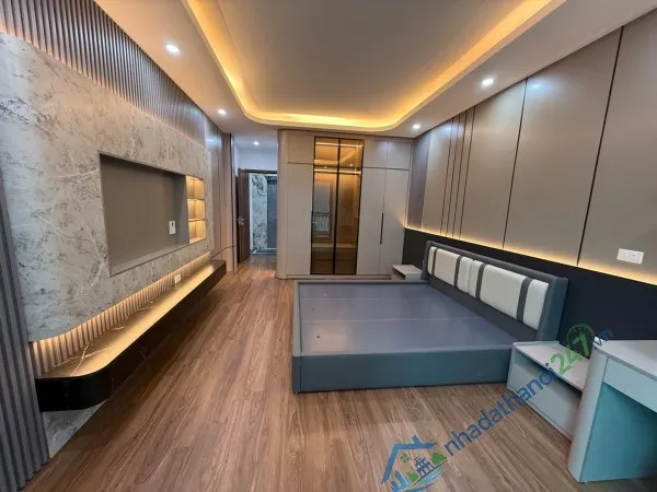 Bán nhà đẹp Hoa Lâm, Long Biên. Thang máy, Ô tô 45m2, 5 tầng Dưới 9.8 tỷ