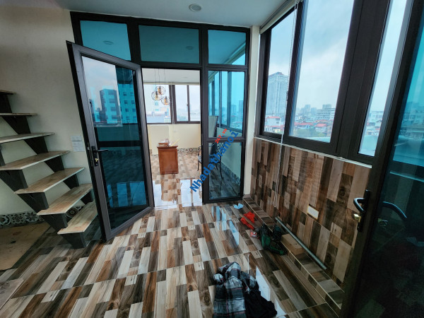 Cho thuê tầng 9 trong tòa nhà 9 tầng mới xây, tại số nhà 30 ngõ 80 chùa Láng, Đống Đa, Hà Nội.