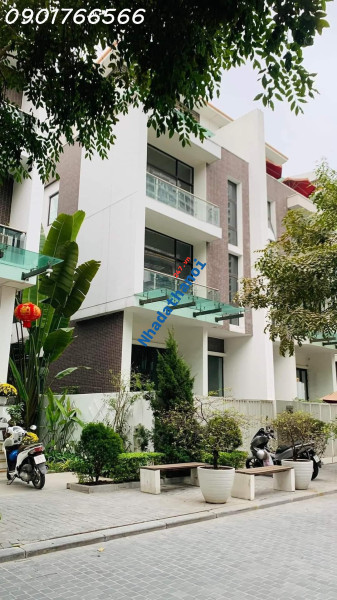 Bán nhà Mặt Phố Quận Thanh Xuân, Phố Tô Vĩnh Diện, 105m x 5T, Giá 25 tỷ.