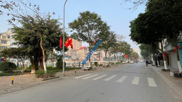Bán nhà Nguyễn Sơn Gia Thụy, ô tô tránh, lô góc, 104m, MT5m, 10.5 tỷ