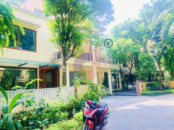 Bán biệt thự Nha Trang Vĩnh Thạnh 500m , 4 tầng tặng nội thất tiền tỷ ,giá