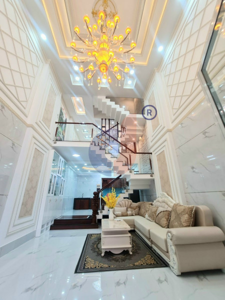 Bán nhà riêng mặt tiền  kế quận 8 kdc Phong Phú 81m2 4 tầng btct chỉ 10,6