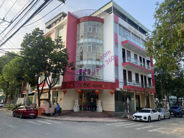 Bán Căn gốc Khách sạn 25 phòng cạnh Đại Học Bình Dương, gần chợ Thủ Dầu
