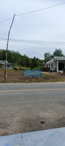Bán đất mặt tiền đường DH 609 , gần KCN Việt Hương 2 - giá 2 tỷ