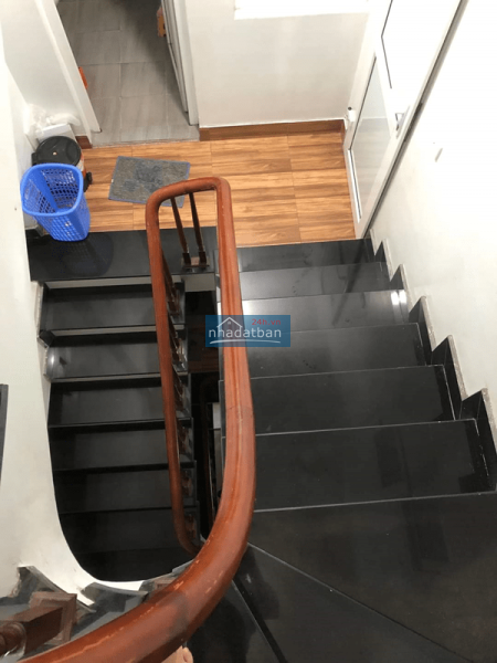 Bán nhà riêng tại Đường Nguyễn Văn Cừ, Long Biên, Hà Nội diện tích 33m2