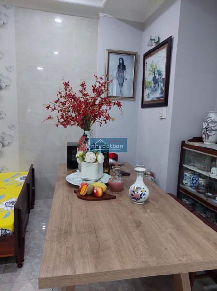 Bán nhà hẻm liền kề Nguyễn Cảnh Chân, quận 1, 4 tầng, giá nhẹ để đầu tư, 8