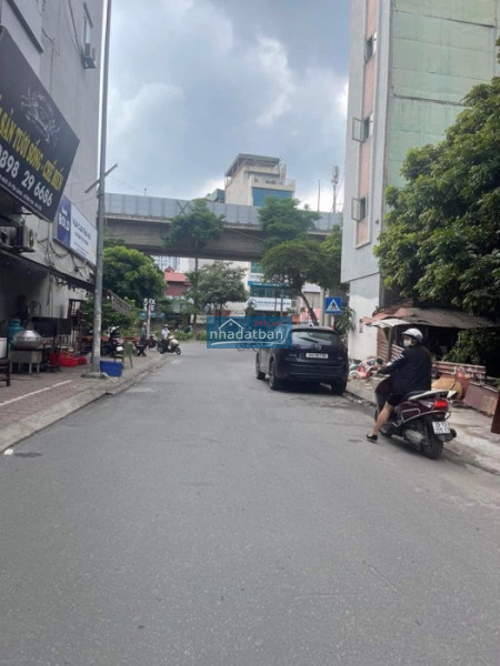 Mặt phố Nguyễn Văn Tuyết, 3 mặt thoáng, gần Yên Lãng, 53m2 giá 23,5 tỷ