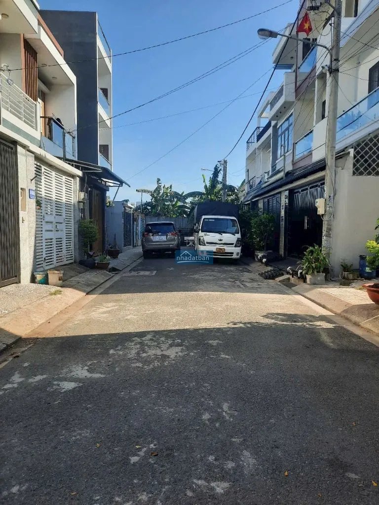 Bán gấp nhà mới xây full nội thất đường số 8 linh xuân thủ đức,tphcm,lh0909428959.