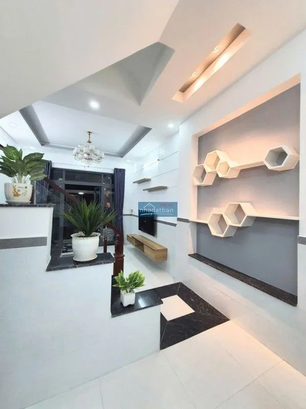 Bán gấp nhà mới xây full nội thất đường số 8 linh xuân thủ đức,tphcm,lh0909428959.