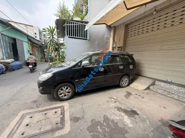 NHÀ XE HƠI NGỦ TRONG NHÀ – CHỢ LẠC QUANG Q12 – 105M² – 4PN – GIÁ 4,8 TỶ TL