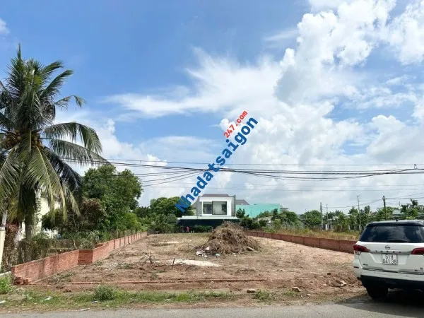 Chuyển nhượng và bán  2 lô liền kề mặt tiền khu trung tâm hiện hữu, mặt tiền đường phan đăng lưu.