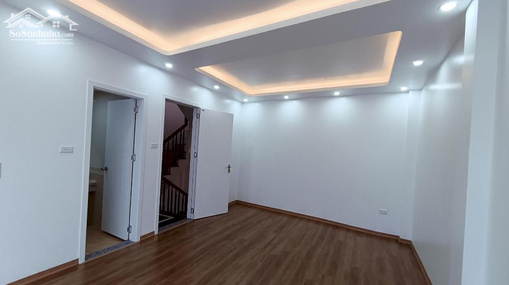 BÁN NHÀ PHỐ NGỌC THUỴ MỚI Ở LUÔN, 5 TẦNG 40 M2, GARA Ô TÔ 4 CHỖ