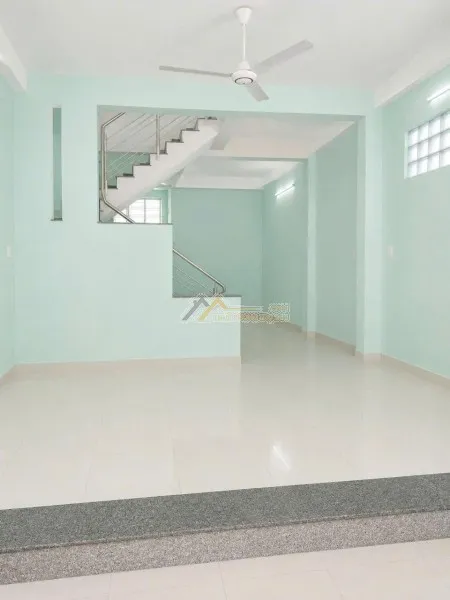 Cho thuê nhà 5x25m, 4 phòng ngủ, hẻm xe hơi Lê Văn Lương, có sân để xe hơi, giá 14 triệu