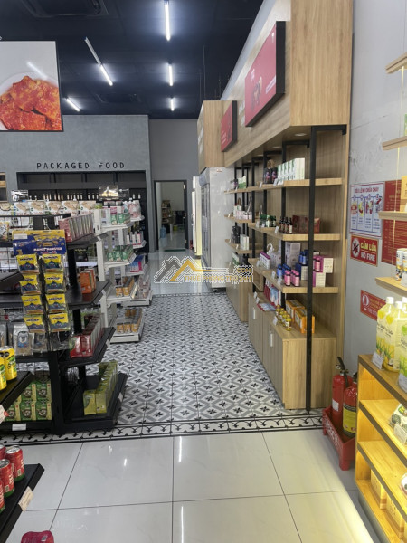 Cho thuê mặt bằng đường huỳnh tấn phát, dt 420m2
