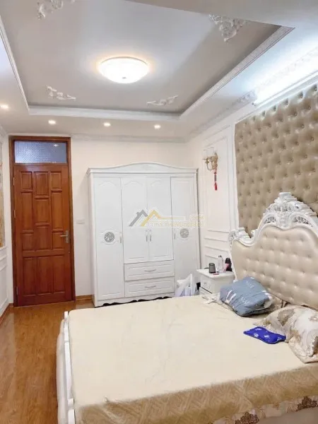 CHO THUÊ NHÀ HÀO NAM – ĐỐNG ĐA  40M² × 5 TẦNG  17,5 TRIỆU/THÁNG
