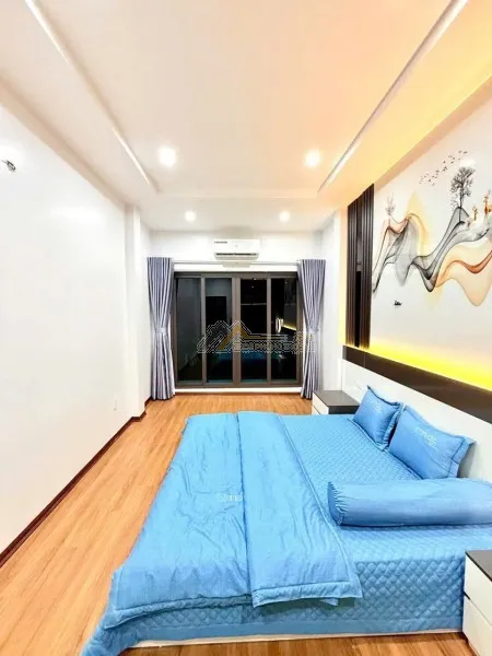 CHO THUÊ NHÀ MẶT PHỐ HOA BẰNG – CẦU GIẤY  45M² × 5 TẦNG  27 TRIỆU/THÁNG