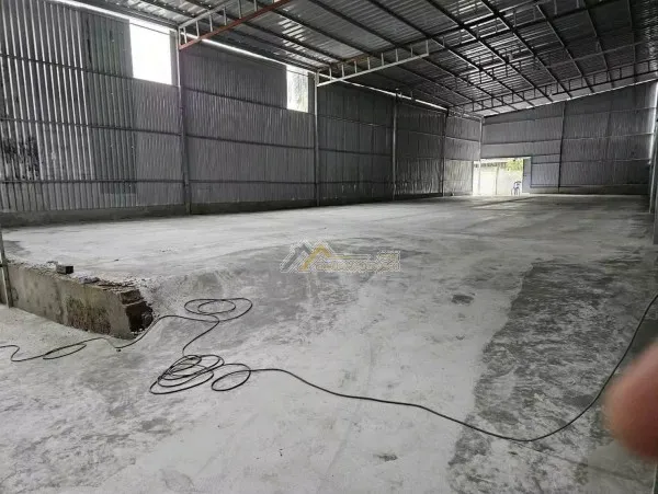 Cho thuê xưởng Xuân thới thượng 500m2 giá 20 triệu đường 12m