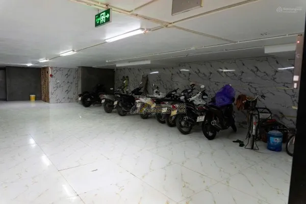 Chu Mẫu - Cho thuê văn phòng tầng 2, 3, 4. DT 200m2/tầng, MT 9m, 13 triệu/tầng