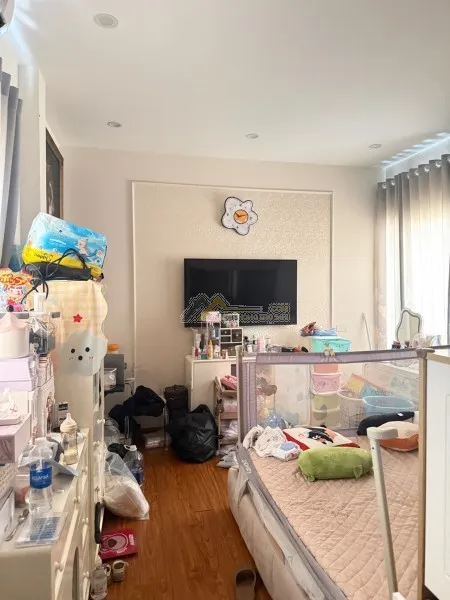 Cho thuê nhà Nguyên căn Bồ đề -35m 3 tầng 3 ngủ 10.5tr/ tháng