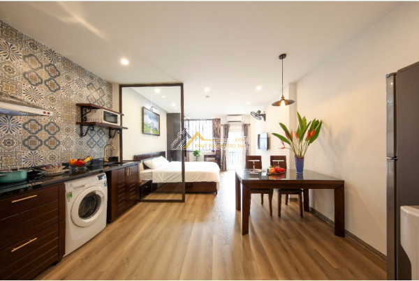 Cho thuê căn hộ 1 phòng ngủ phường trúc bạch, dt 40m2, nội thất đầy đủ tiện nghi.