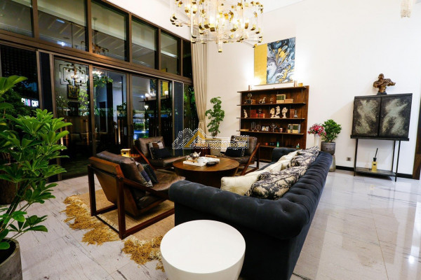 Cho thuê biệt thự estella heights 320m2 siêu đẹp full nội thất căn hộ có sân vườn riêng.