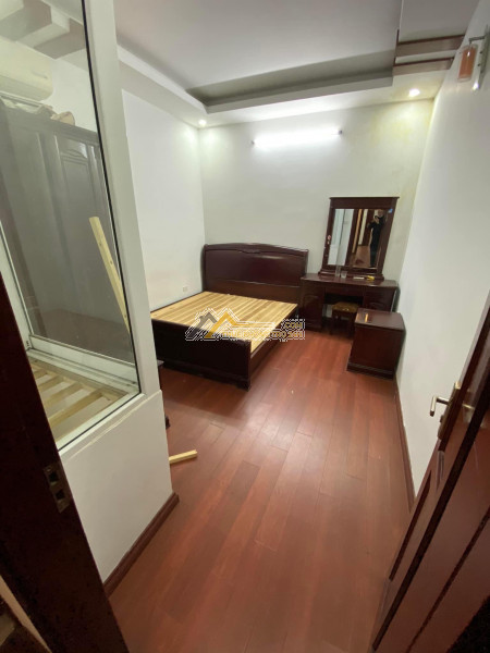 Cho thuê nhà nguyên căn phố lò đúc, nội thất cơ bản, ngõ rộng, yên tĩnh