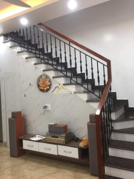 Cho thuê nhà mặt đường gần chợ lũng hoa hải an