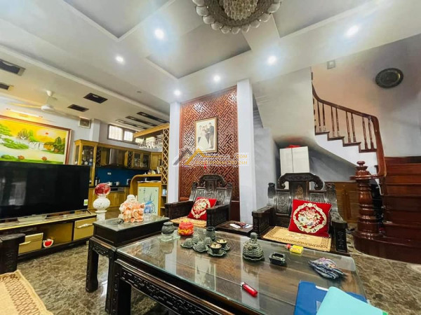 Tìm ngân hàng thuê mặt bằng kinh doanh mặt phố đào tấn 154m2 mt 15m