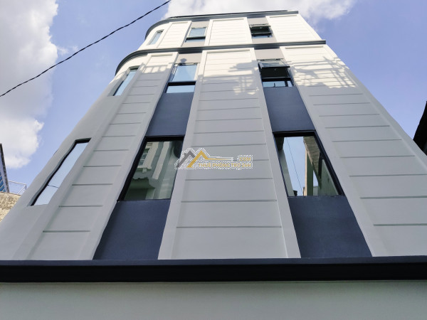 Cho thuê nhà nguyên căn mặt tiền sư vạn hạnh diện tích 7x20 giá 40 triệu còn thương lượng