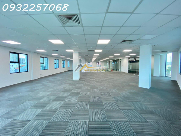 Cho thuê sàn trống 2 mặt tiền đường trần não, tòa nhà văn phòng, giá 150 triệu / tháng