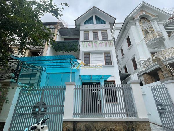 Chính chủ cho thuê biệt thự vip hà đông, hà nội. giá 25tr/tháng.lh 0978219209