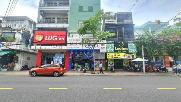 Bán nhà 2 mặt tiền đường Quang Trung,khu vực kinh doanh sầm uất, phù hợp cho thuê