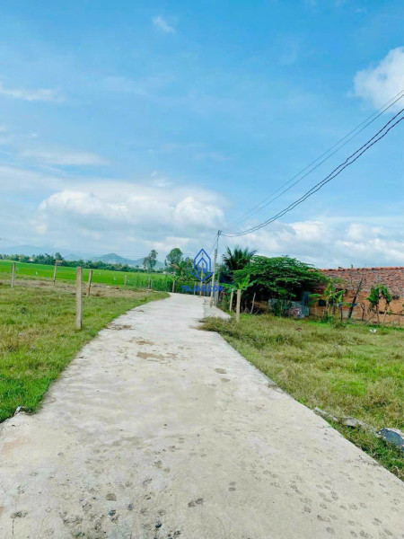 Cần tiền trả nợ bán nhanh lô thổ cư hai mặt tiền, cách Thị xã Ninh Hoà chỉ 5km
