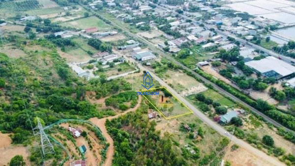 Bán đất Vườn Hòa Sơn 2 mặt tiền đường nhựa, gần KCN Cam Ranh, thích hợp đầu tư