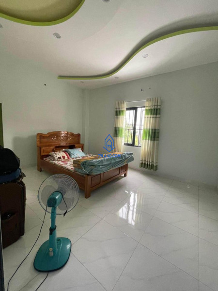 Bán nhà 3 tầng hẻm 76 Phú Nông, Vĩnh Ngọc, Nha Trang, 3 phòng ngủ thổ cư 100%