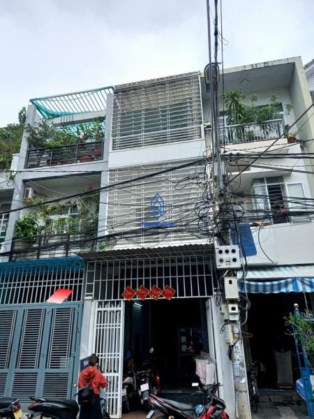 Bán nhà 3 tầng mặt tiền đường Mê Linh, TP Nha Trang, Vị trí đắc địa, thuận tiện kinh doanh