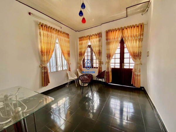 Cần bán nhà 3 tầng hẻm 120 Đồng Nai phước Hải, để lại full nội thất trong nhà